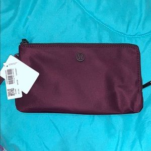 Lululemon double up pouch wallet